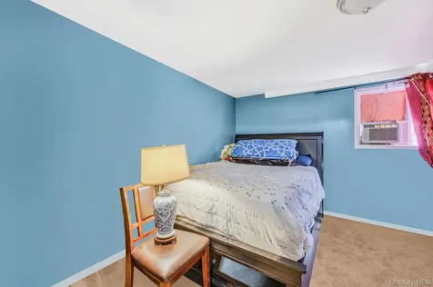 8 Willoughby Street Brentwood NY 11717