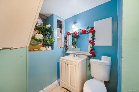 8 Willoughby Street Brentwood NY 11717