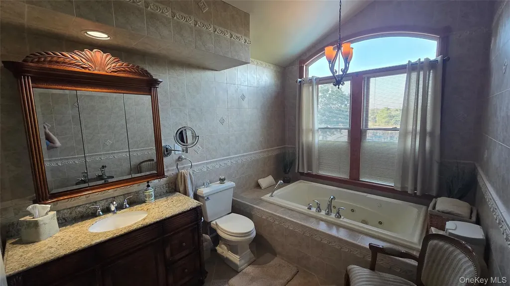 209 Blue Point Road Oakdale NY 11769