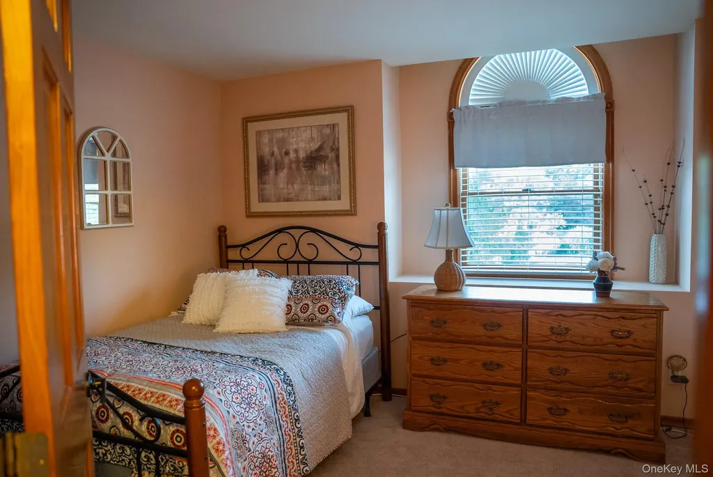 209 Blue Point Road Oakdale NY 11769
