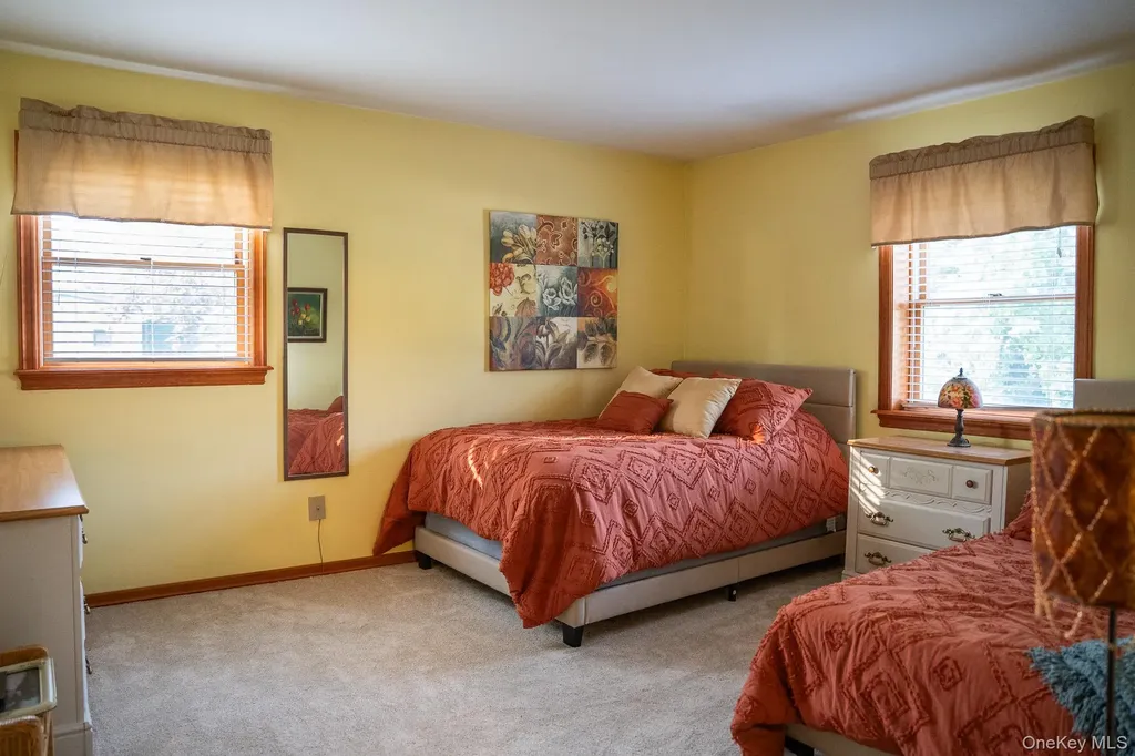 209 Blue Point Road Oakdale NY 11769