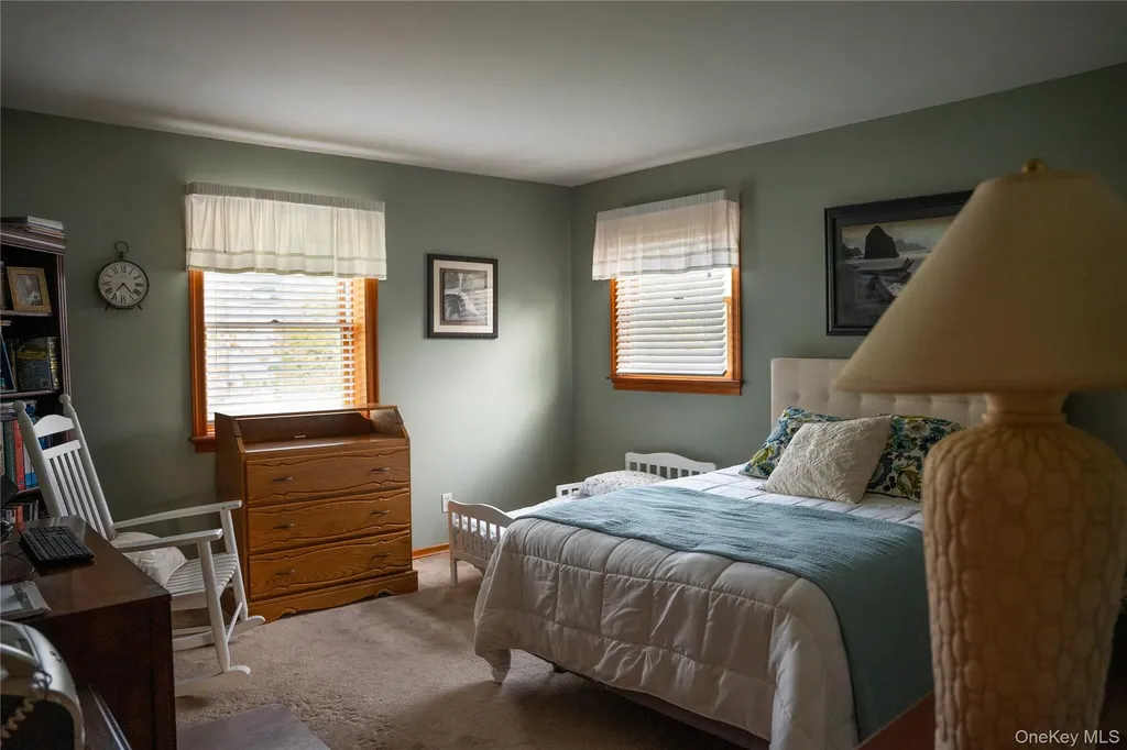 209 Blue Point Road Oakdale NY 11769