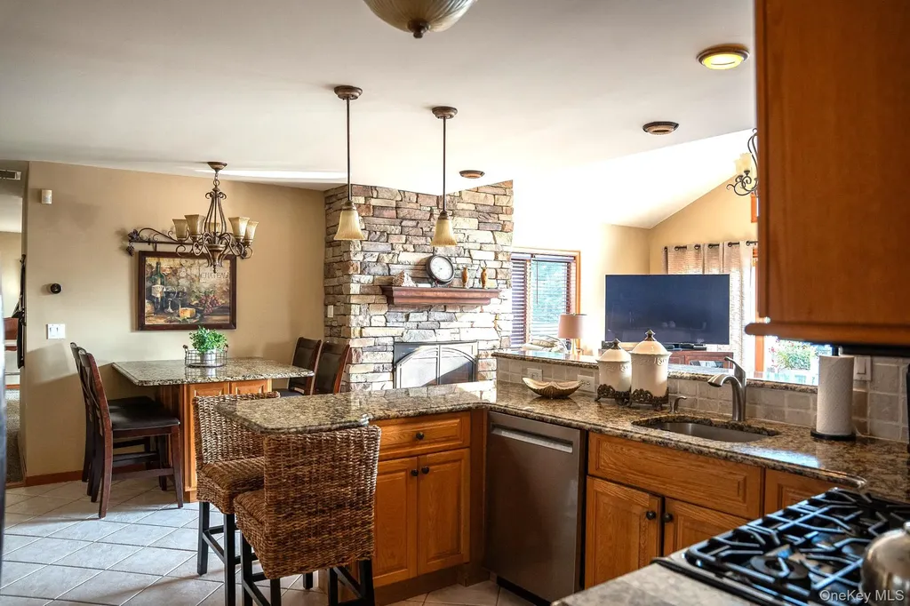 209 Blue Point Road Oakdale NY 11769