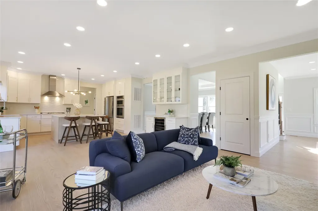 23 Belmont Circle Syosset NY 11791