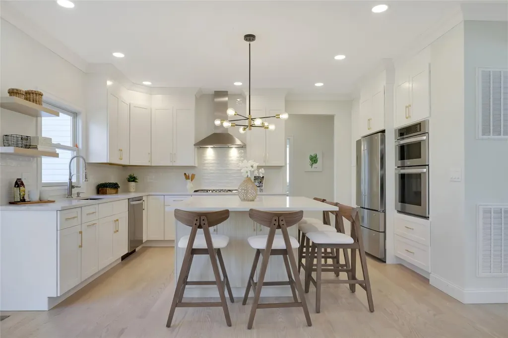 23 Belmont Circle Syosset NY 11791
