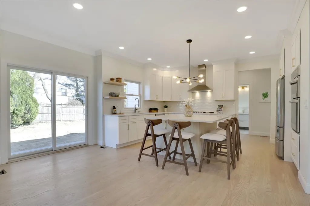 23 Belmont Circle Syosset NY 11791