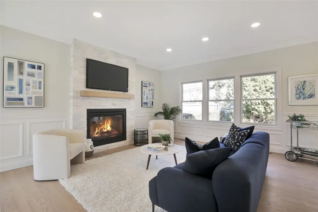 23 Belmont Circle Syosset NY 11791