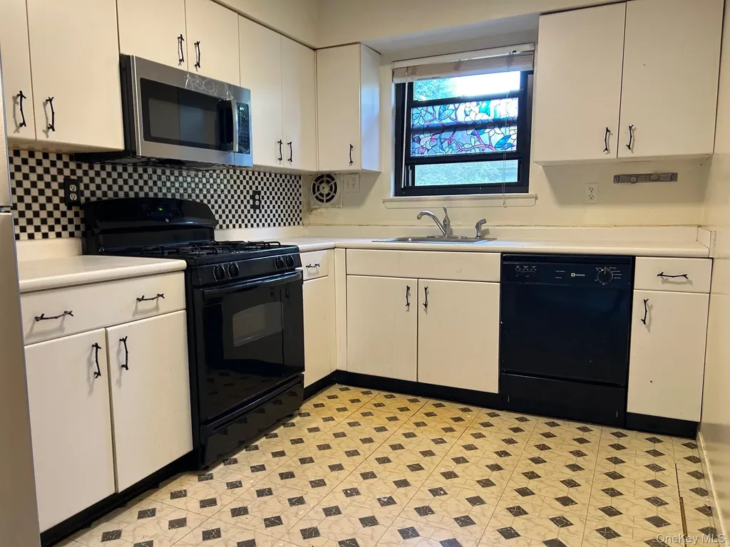 220 Sneden Place Spring Valley NY 10977