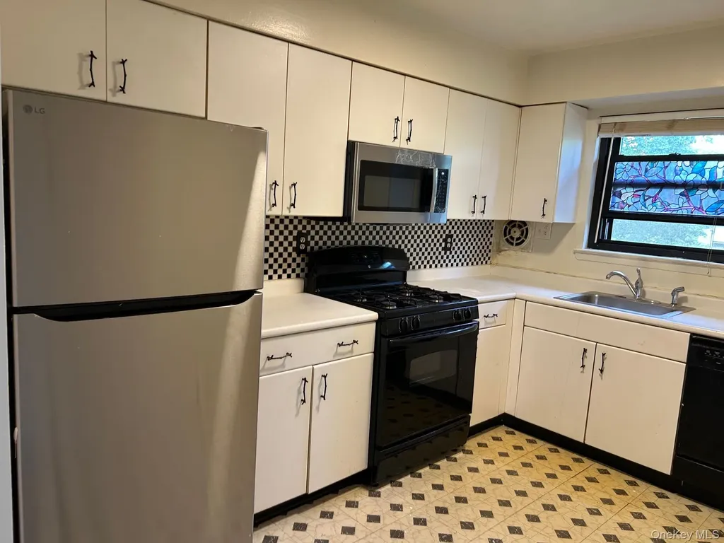 220 Sneden Place Spring Valley NY 10977