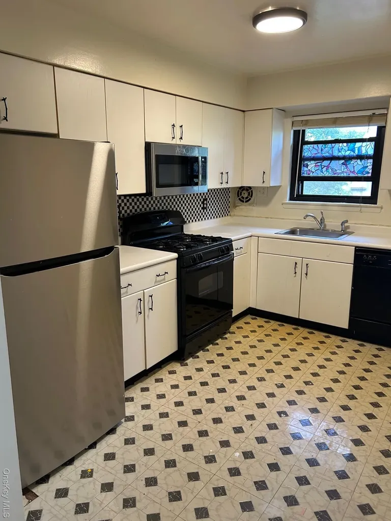 220 Sneden Place Spring Valley NY 10977