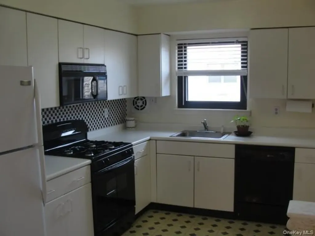 220 Sneden Place Spring Valley NY 10977