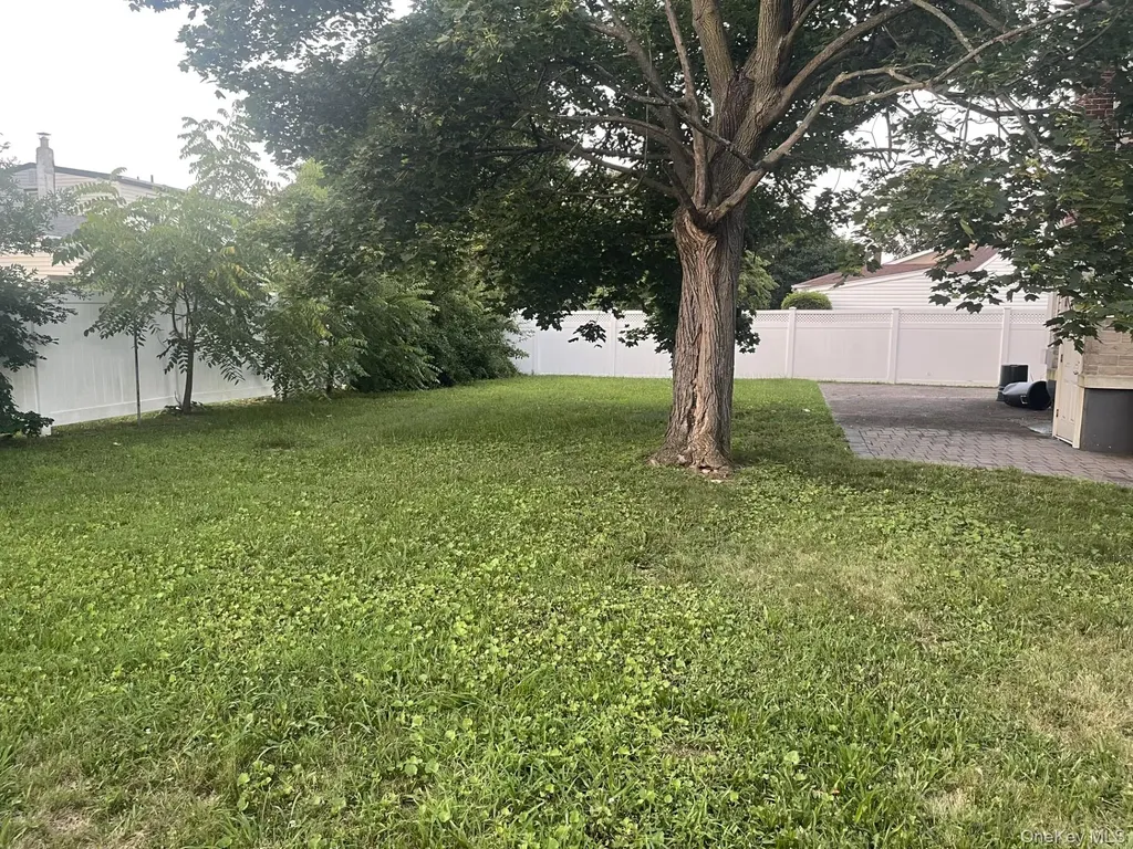918 10th Street West Babylon NY 11704