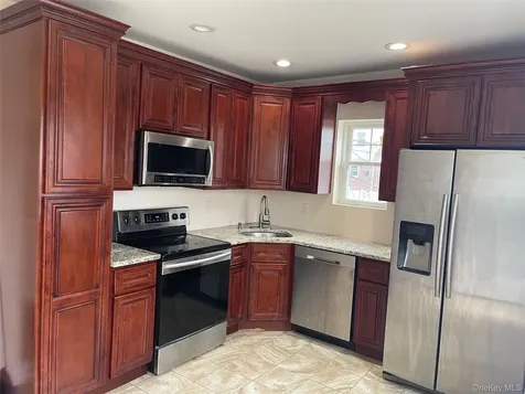 918 10th Street West Babylon NY 11704