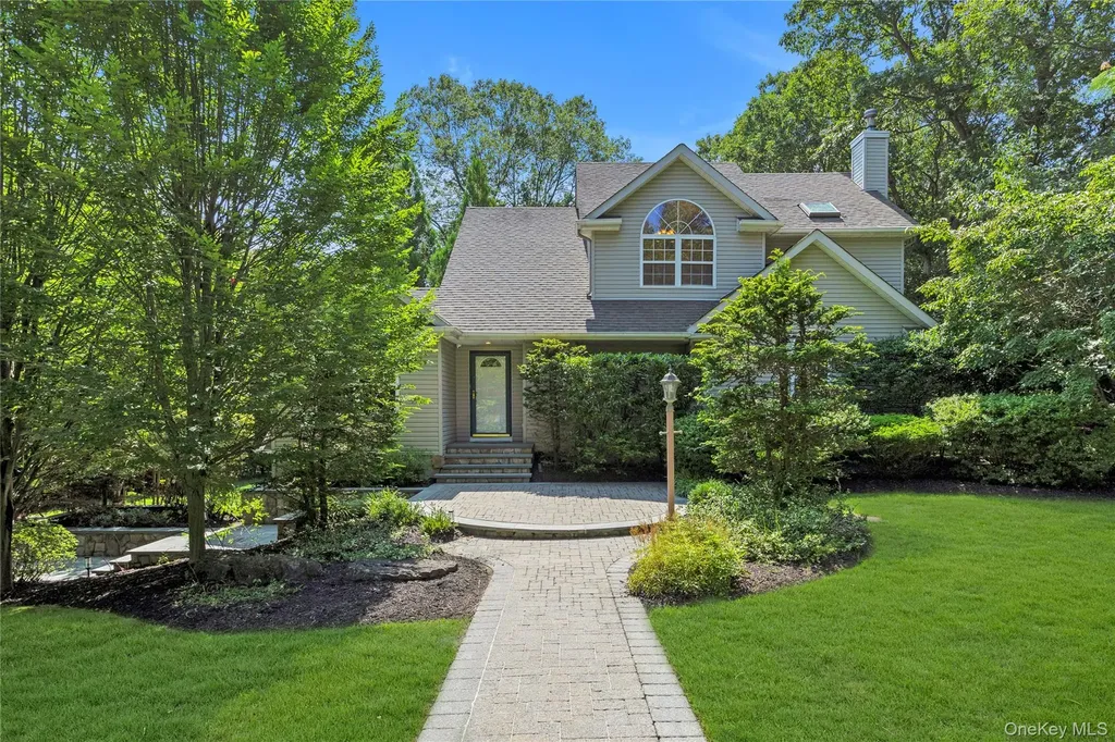 24 River Heights Drive Smithtown NY 11787