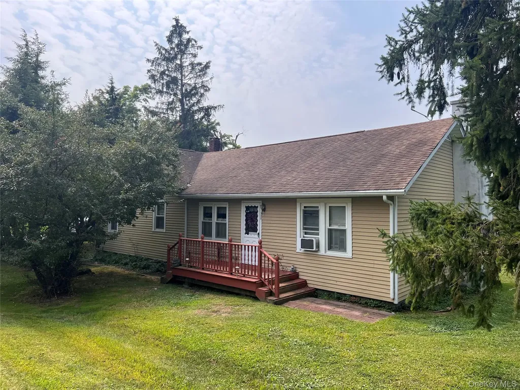 135 Viola Street Wallkill NY 12589