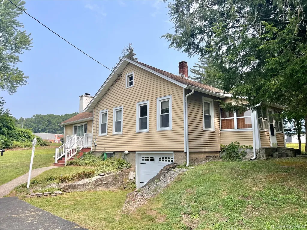 135 Viola Street Wallkill NY 12589