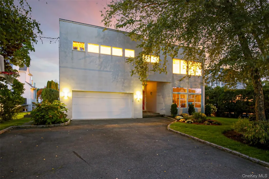 14 Old Colony Drive Larchmont NY 10538