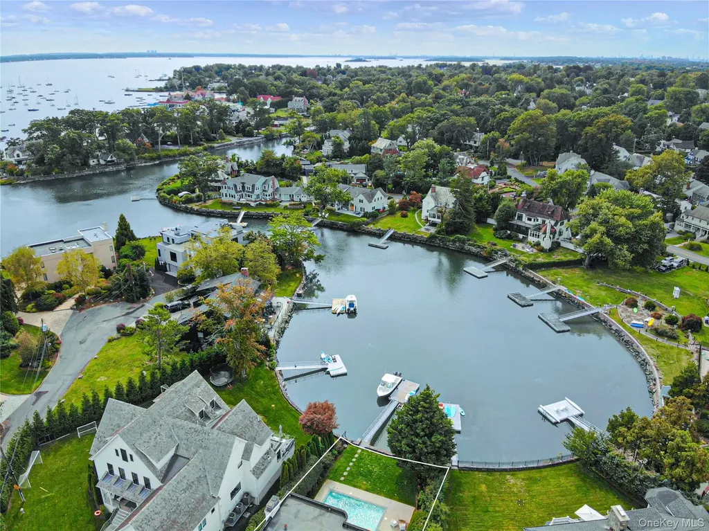 14 Old Colony Drive Larchmont NY 10538