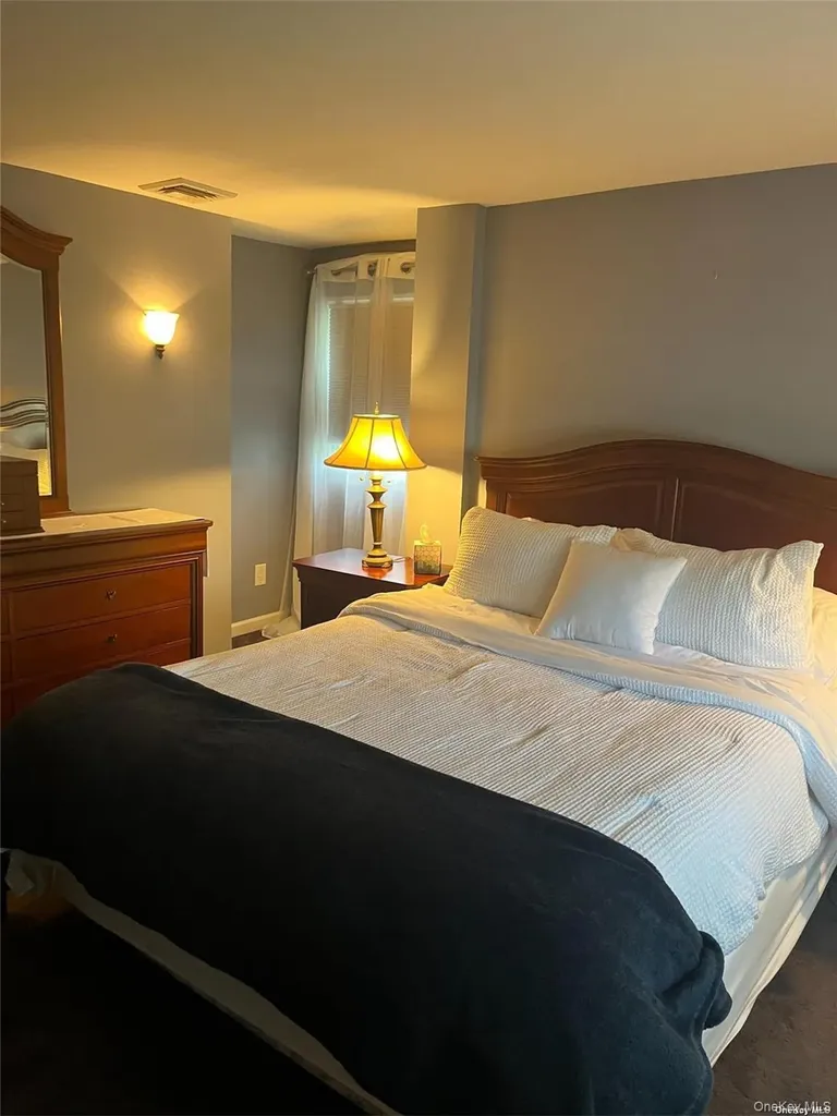 4 Wadsworth Place Smithtown NY 11787