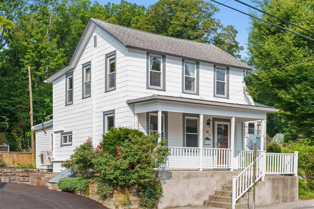 14 Oak Street Rhinebeck NY 12572