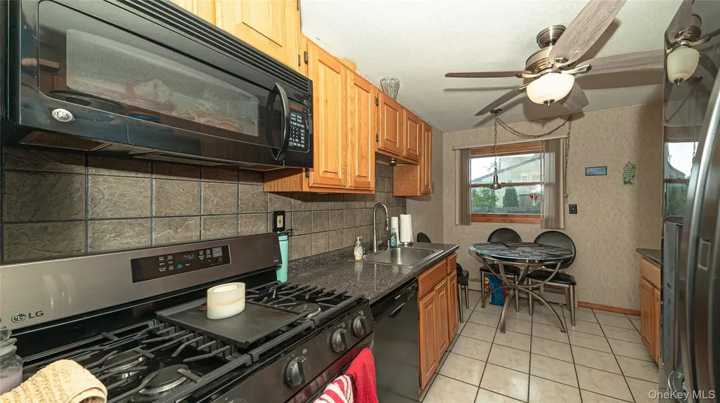 1120 Spur Drive S Bay Shore NY 11706