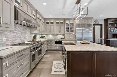 23 Gloria Lane Huntington NY 11743
