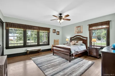 23 Gloria Lane Huntington NY 11743