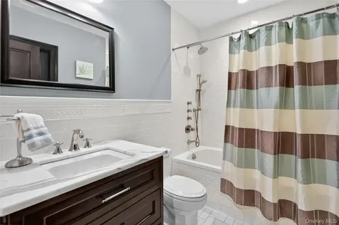 23 Gloria Lane Huntington NY 11743