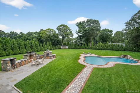23 Gloria Lane Huntington NY 11743