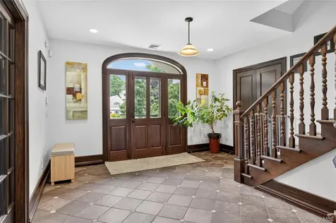 23 Gloria Lane Huntington NY 11743