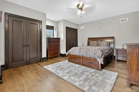 23 Gloria Lane Huntington NY 11743
