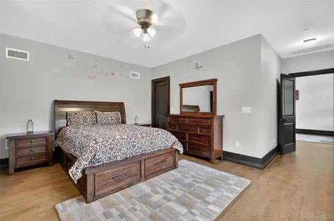 23 Gloria Lane Huntington NY 11743