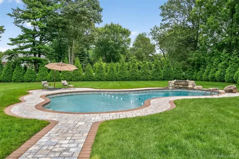 23 Gloria Lane Huntington NY 11743