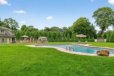 23 Gloria Lane Huntington NY 11743