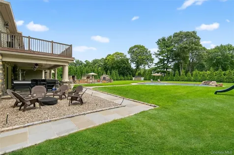 23 Gloria Lane Huntington NY 11743