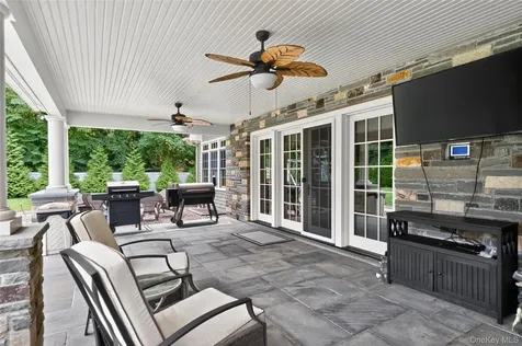 23 Gloria Lane Huntington NY 11743