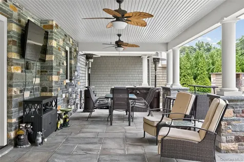 23 Gloria Lane Huntington NY 11743