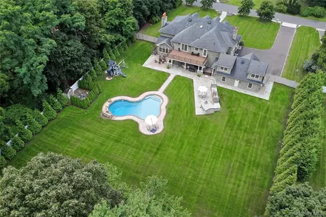 23 Gloria Lane Huntington NY 11743