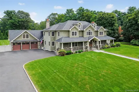 23 Gloria Lane Huntington NY 11743