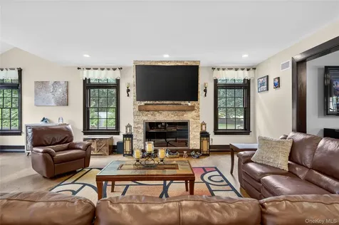 23 Gloria Lane Huntington NY 11743