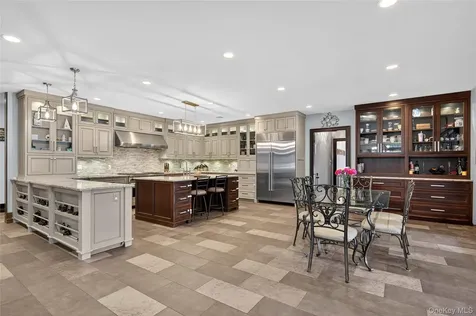 23 Gloria Lane Huntington NY 11743