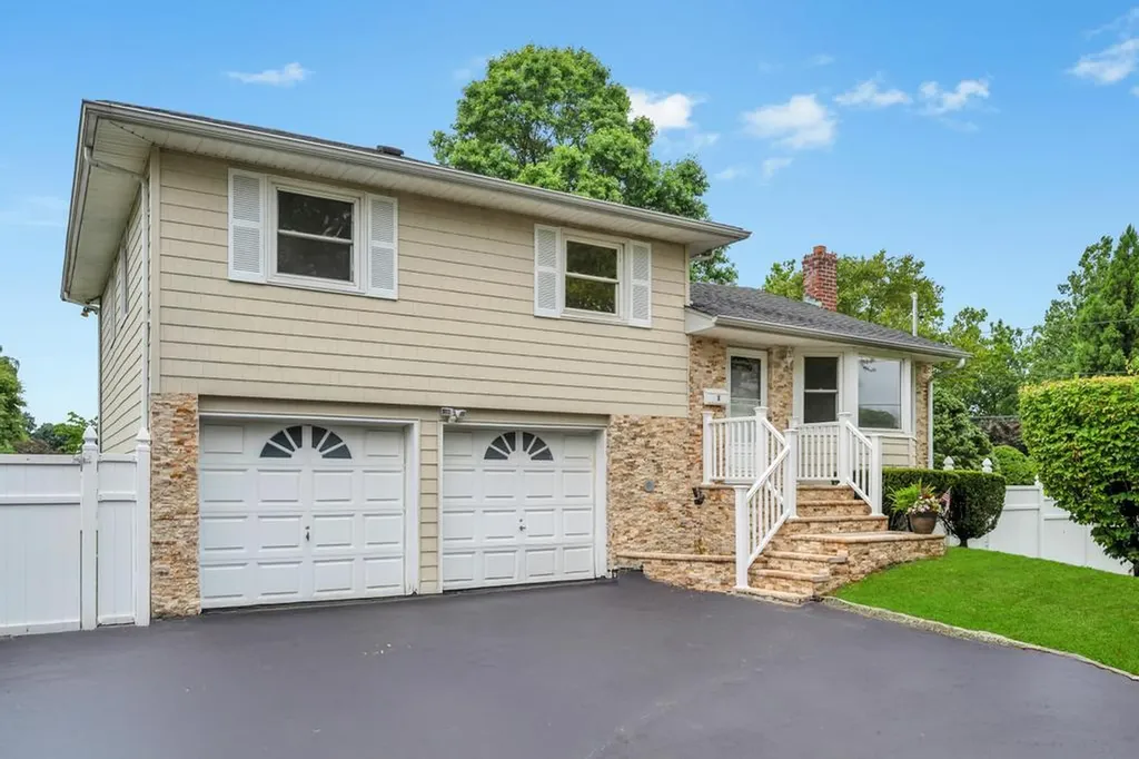 1 Pasture Court Commack NY 11725