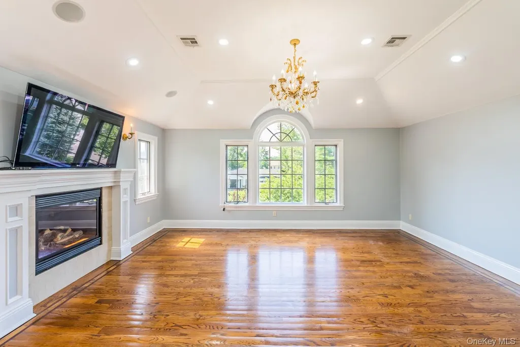 117 Crabapple Road Manhasset NY 11030