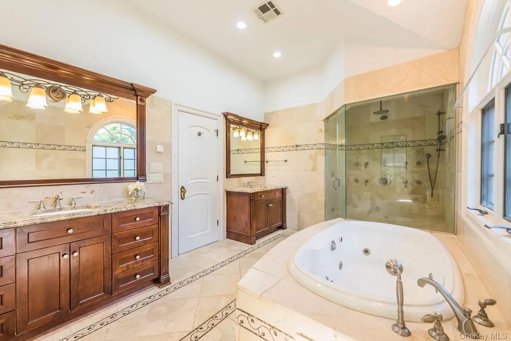 117 Crabapple Road Manhasset NY 11030