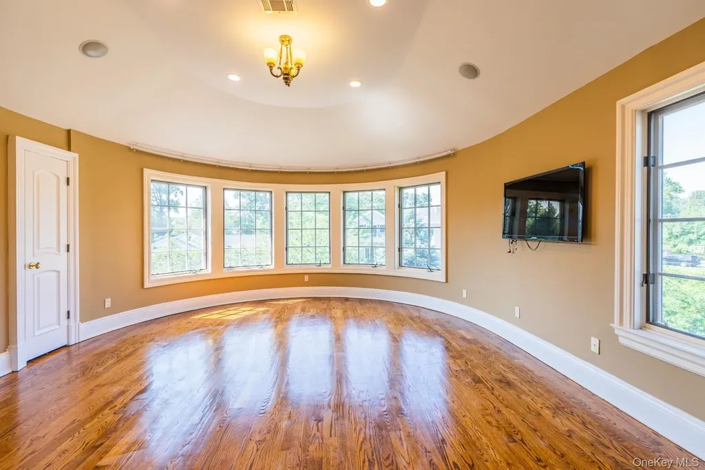 117 Crabapple Road Manhasset NY 11030