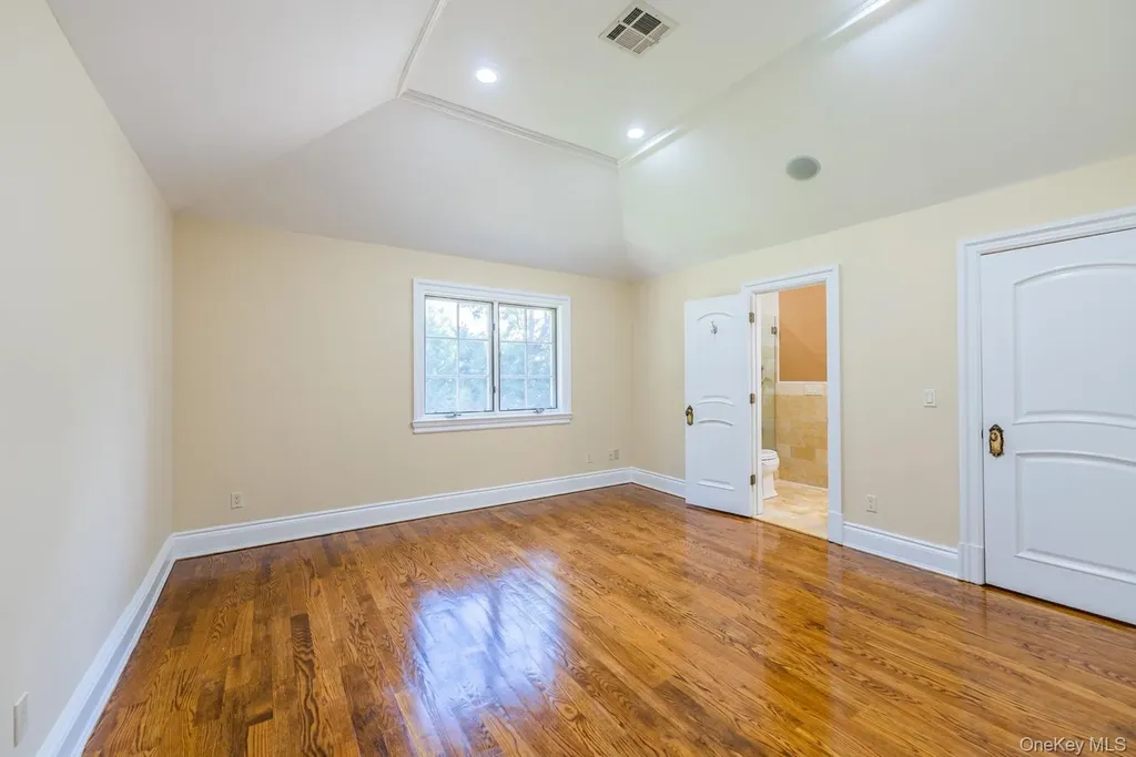 117 Crabapple Road Manhasset NY 11030