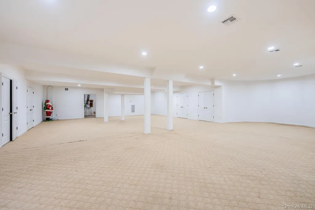 117 Crabapple Road Manhasset NY 11030