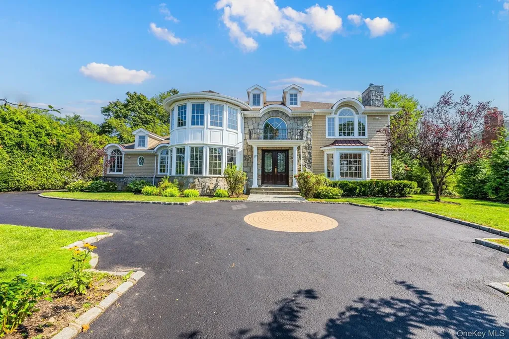 117 Crabapple Road Manhasset NY 11030