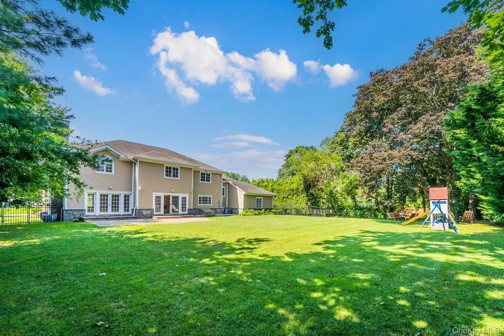 117 Crabapple Road Manhasset NY 11030