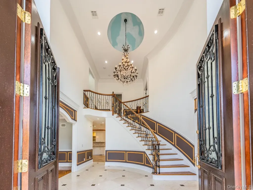117 Crabapple Road Manhasset NY 11030